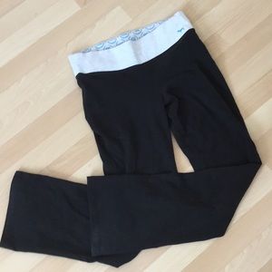 Victoria’s Secret PINK yoga pants